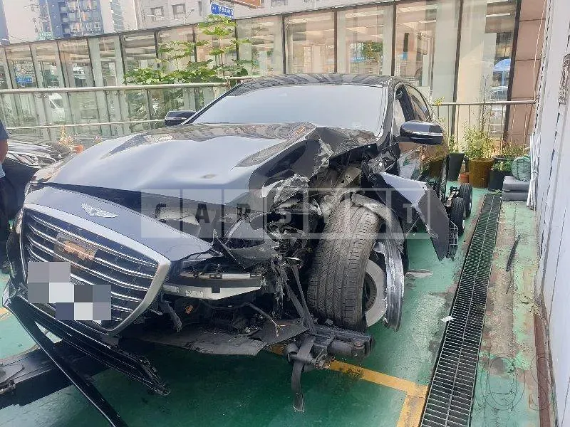 Photo 2 of 13: 2017 Genesis G80 3.8 — Korean insurance auction