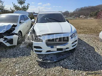 Photo 1 of 17: 2017 Jaguar F-Pace 20d — Korean insurance auction