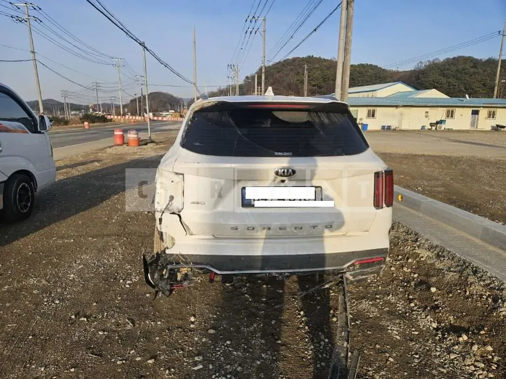 Photo 2 of 10: 2021 Kia Sorento — Korean insurance auction