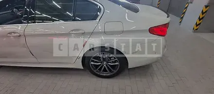 Photo 2 of 9: 2019 BMW 520d, VIN WBAJF3103KWW03671 — Korean insurance auction