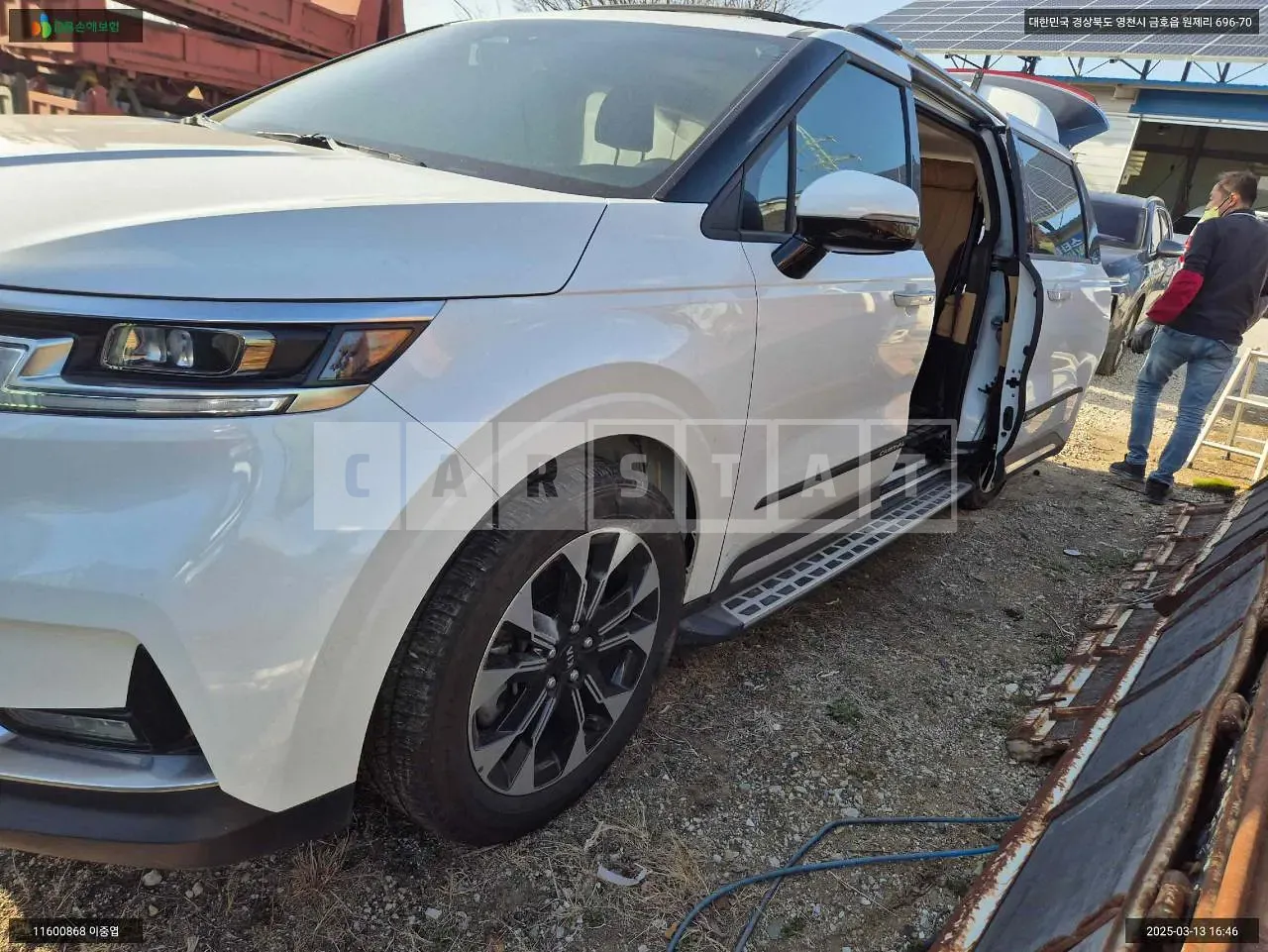 Photo 2 of 17: 2021 Kia Carnival, VIN KNANC81BBMS127293 — Korean insurance auction