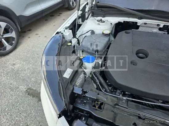 Photo 2 of 16: 2024 Volvo XC40 B4 AWD — Korean insurance auction
