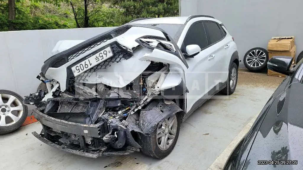 Photo 2 of 7: 2019 Hyundai Kona, VIN KMHK4815GKU421459 — Korean insurance auction