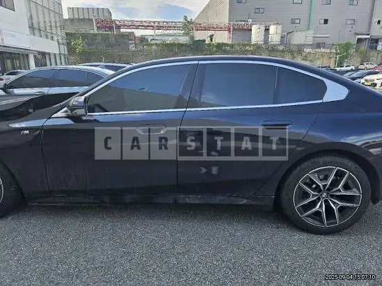 Photo 2 of 16: 2024 BMW 523d — Korean insurance auction