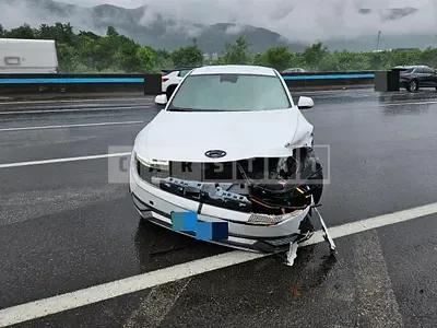 Photo 1 of 15: 2021 Hyundai IONIQ 5 Long Range, VIN KMHKR81CPNU046174 — Korean insurance auction