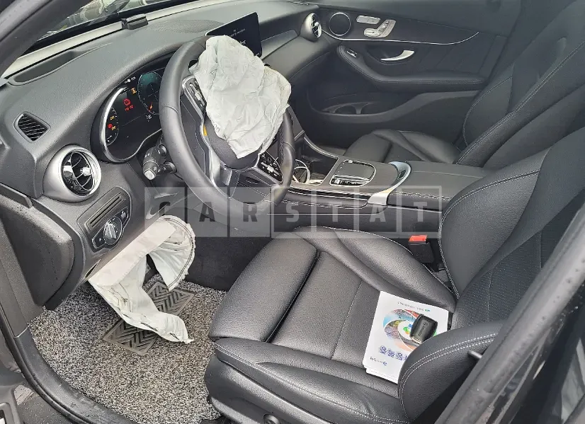 Photo 2 of 41: 2021 Mercedes-Benz GLC300 e 4Matic Coupe, VIN W1N0J5DBXMF904956 — Korean insurance auction