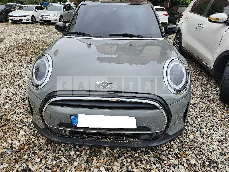 Photo 2 of 17: 2022 MINI Cooper Five-Door, VIN WMW41DK01N2S43733 — Korean insurance auction