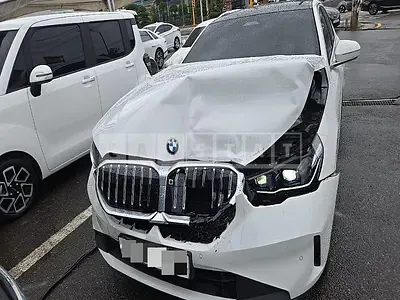 Photo 1 of 30: 2023 BMW 520i — Korean insurance auction