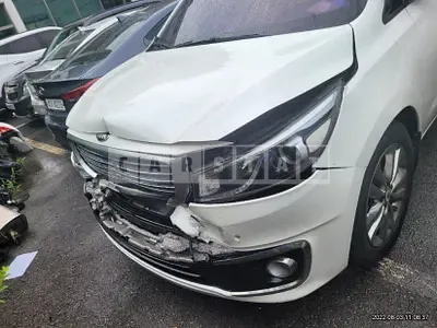 Photo 1 of 29: 2016 Kia Carnival, VIN KNAMC81ABGS214471 — Korean insurance auction