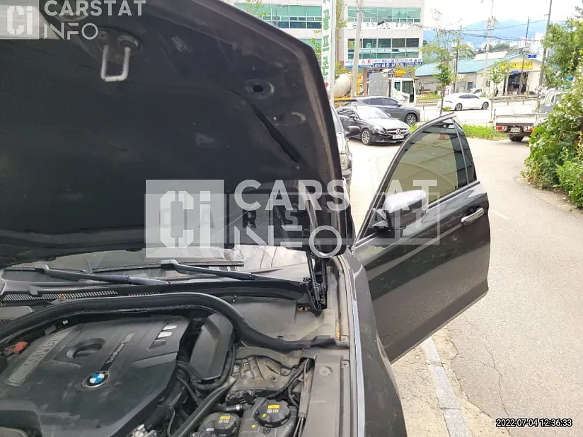 Photo 2 of 12: 2017 BMW Calm 530i, VIN WBAJD3108HG476182 — Korean insurance auction
