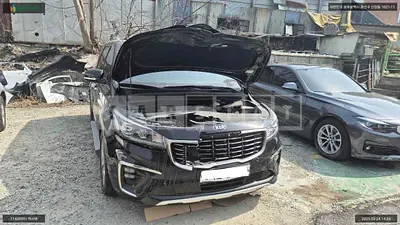 Photo 1 of 22: 2018 Kia Carnival, VIN KNAME81ABKS496831 — Korean insurance auction