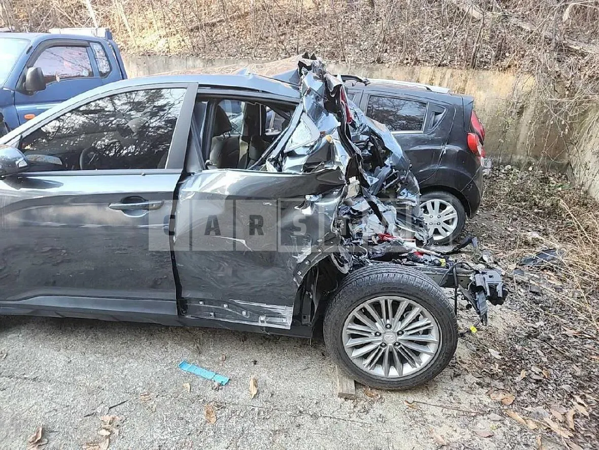 Photo 2 of 17: 2019 Hyundai Kona 1.6, VIN KMHK4815GLU450978 — Korean insurance auction