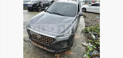 Photo 1 of 9: 2018 Hyundai Santa Fe TM — Korean insurance auction
