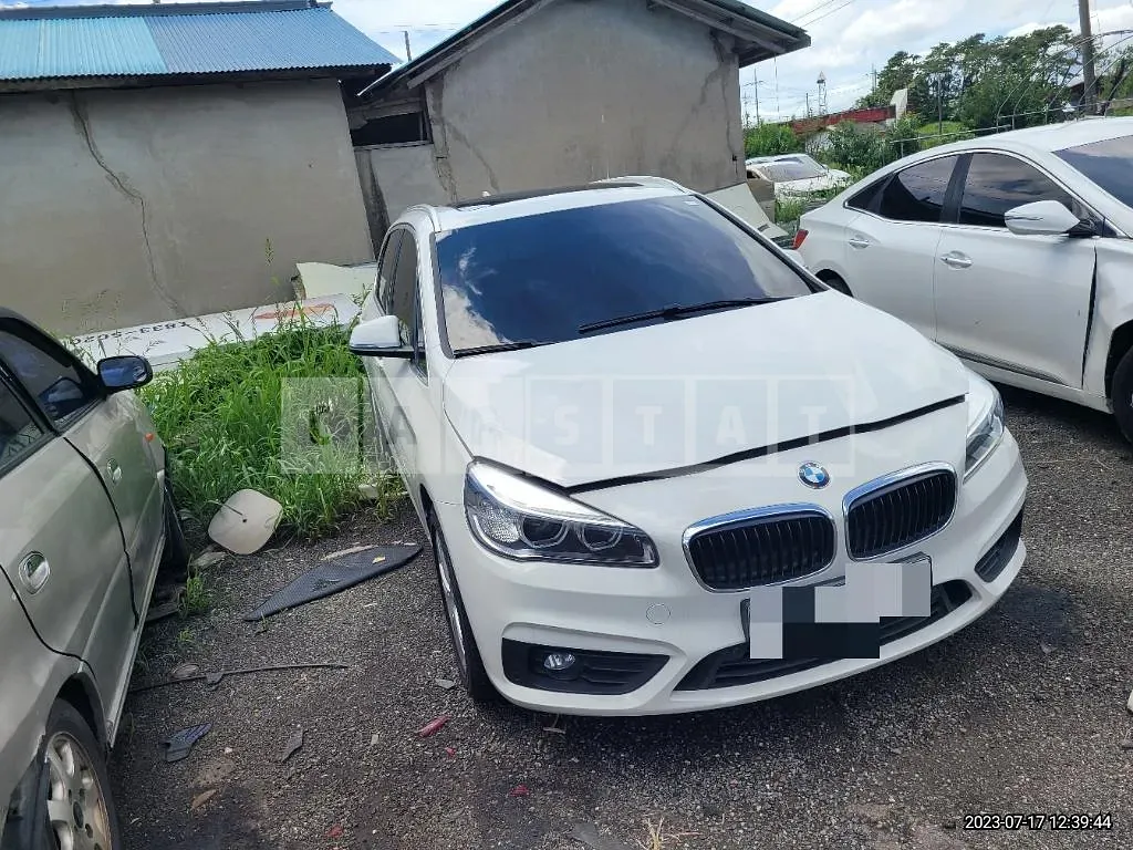 Photo 2 of 8: 2016 BMW Active Tourer, VIN WBA2C1103GV705373 — Korean insurance auction