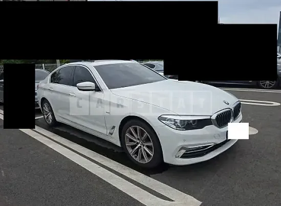 Photo 2 of 13: 2018 BMW 520i — Korean insurance auction
