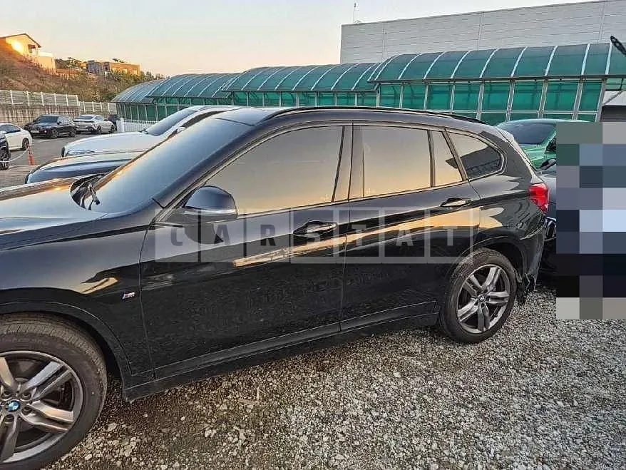 Photo 2 of 13: 2022 BMW X1 xDrive20i — Korean insurance auction