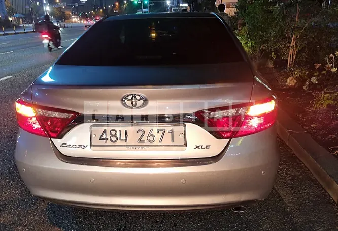 Photo 2 of 5: 2017 Toyota Camry, VIN 4T1BF1FK8HU696029 — Korean insurance auction