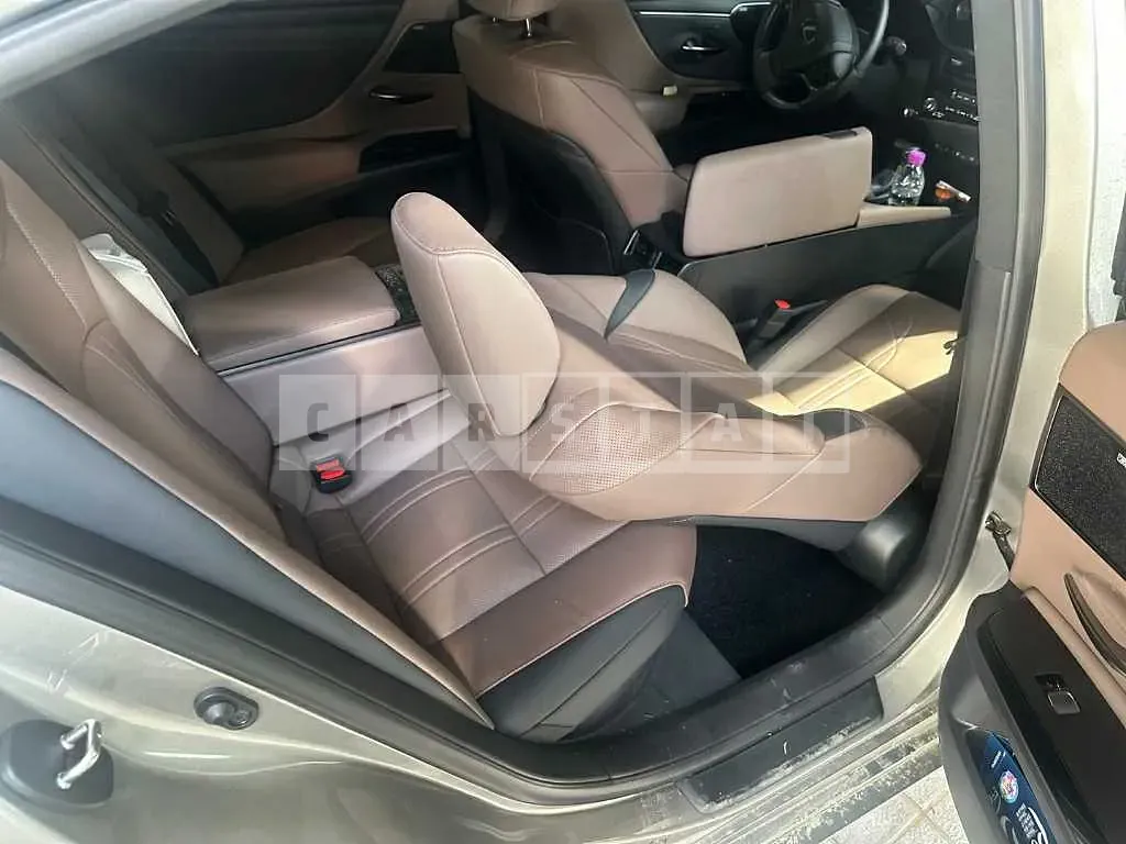 Photo 2 of 15: 2024 Lexus ES300h — Korean insurance auction