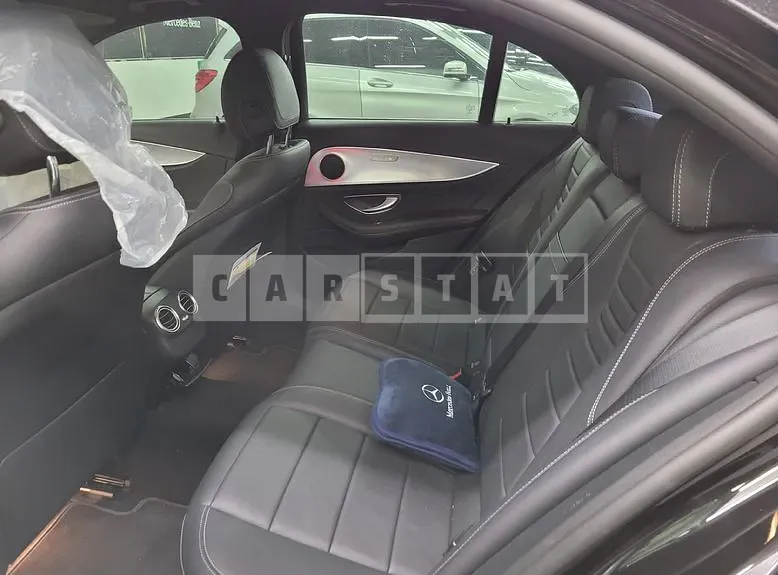 Photo 2 of 8: 2020 Mercedes-Benz E 250, VIN W1KZF4FB3LA766492 — Korean insurance auction
