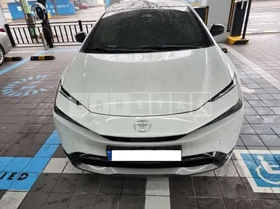 Photo 1 of 22: 2024 Toyota Prius — Korean insurance auction