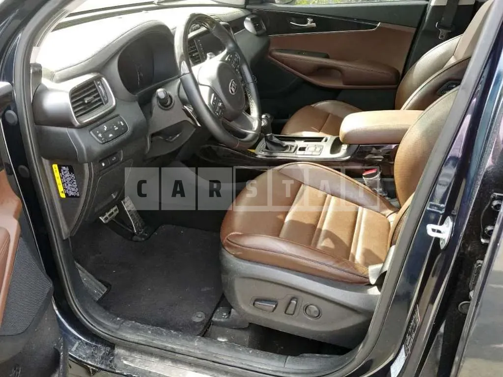 Photo 2 of 8: 2017 Kia Sorento, VIN KNAPK81BBHA308424 — Korean insurance auction