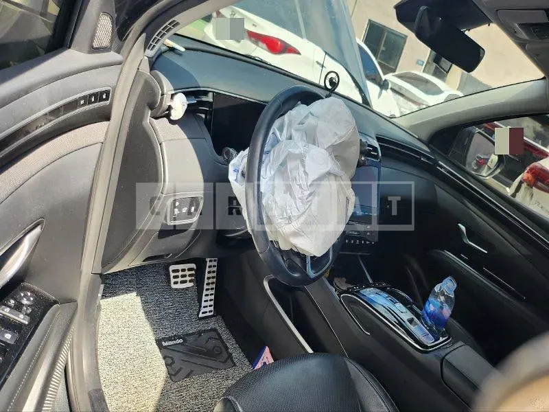 Photo 2 of 10: 2021 Hyundai Tucson — Korean insurance auction