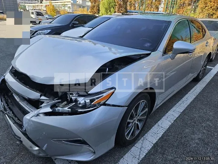 Photo 2 of 15: 2018 Lexus ES300h — Korean insurance auction