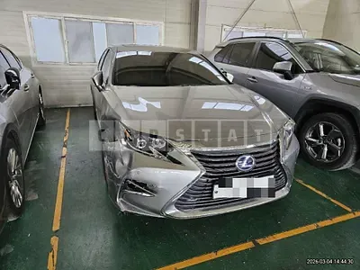Photo 1 of 44: 2017 Lexus ES300h — Korean insurance auction