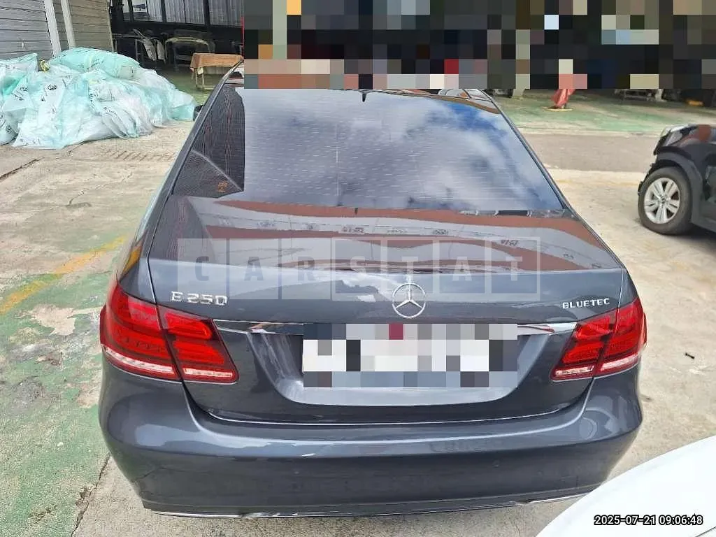 Photo 2 of 25: 2015 Mercedes-Benz E250 BlueTec 4Matic — Korean insurance auction