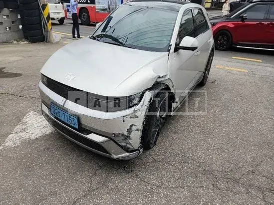 Photo 2 of 50: 2025 Hyundai IONIQ 5 — Korean insurance auction