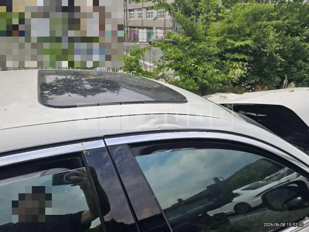 Photo 2 of 34: 2020 BMW 530e — Korean insurance auction