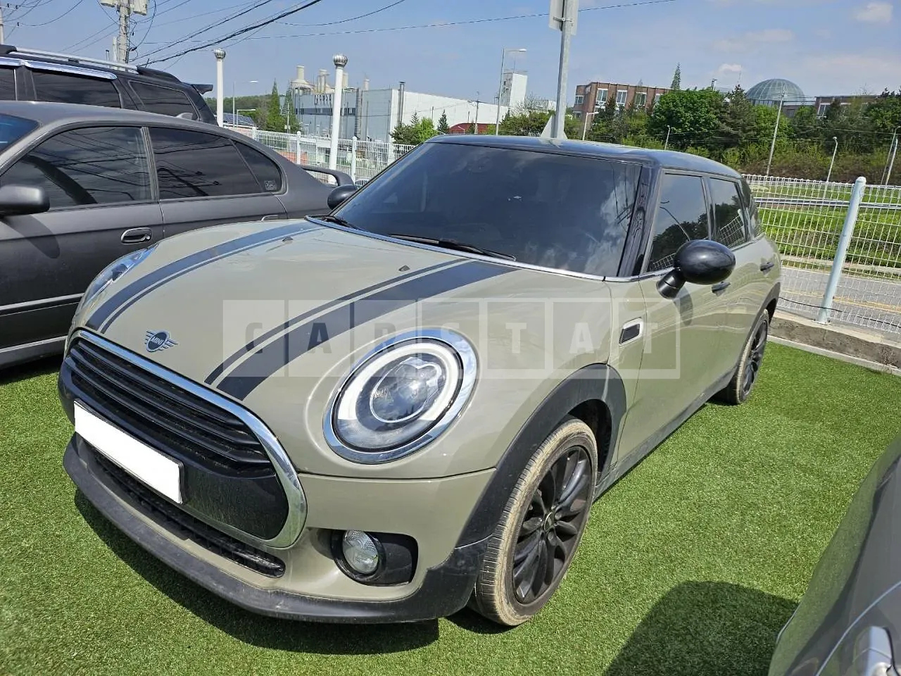 Photo 2 of 16: 2018 MINI Cooper Clubman, VIN WMWLN5108K2H75261 — Korean insurance auction