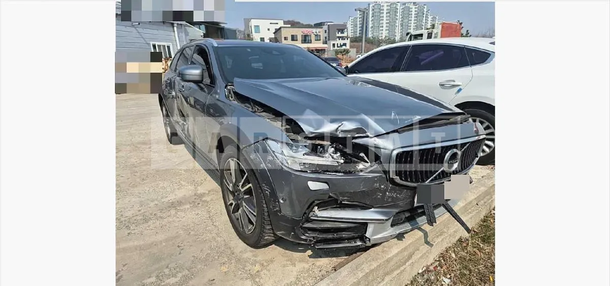 Photo 2 of 27: 2019 Volvo V90CCD5 AWD — Korean insurance auction