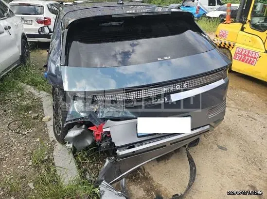 Photo 2 of 17: 2022 Hyundai IONIQ 5 — Korean insurance auction