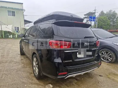 Photo 1 of 15: 2018 Kia Carnivals — Korean insurance auction
