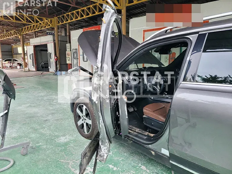 Photo 2 of 10: 2020 Mercedes-Benz GLB220 — Korean insurance auction