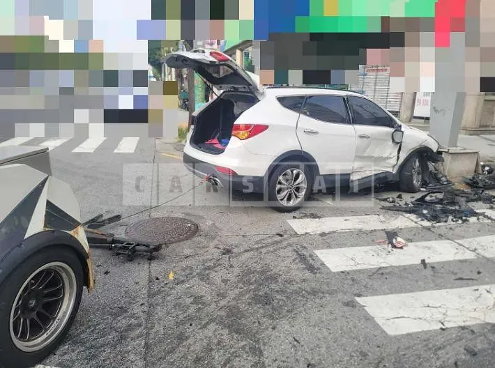 Photo 3 of 3: 2014 Hyundai Santa Fe DM — Korean insurance auction