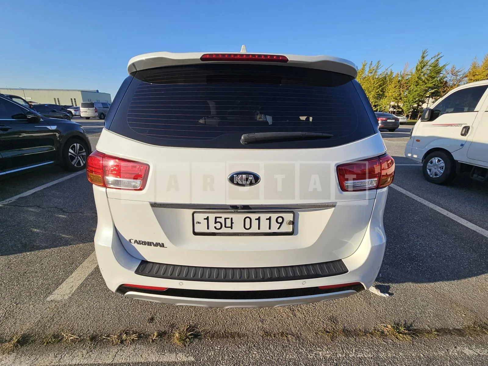 Photo 2 of 6: 2015 Kia Carnivals — Korean insurance auction