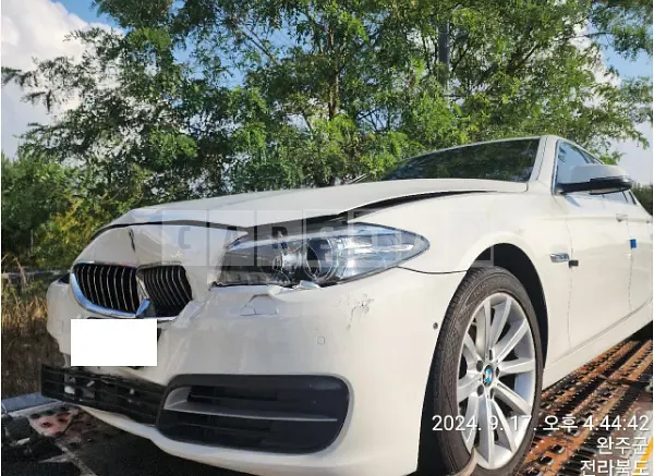 Photo 2 of 7: 2015 BMW 528i — Korean insurance auction