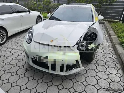 Photo 1 of 17: 2016 Porsche Panamera 4 — Korean insurance auction
