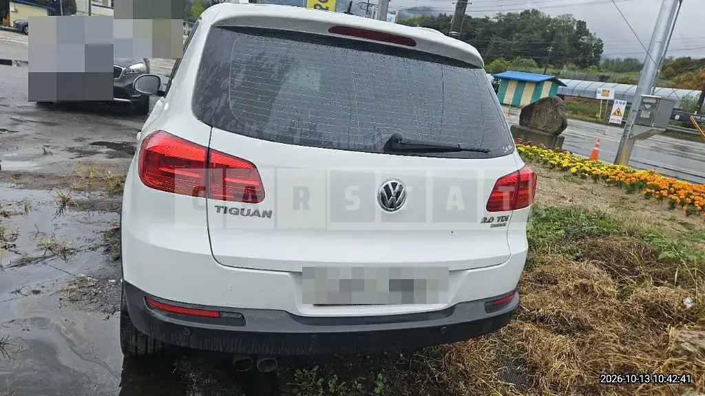 Photo 2 of 9: 2015 Volkswagen Tiguan 2.0 TDI Blue Motion — Korean insurance auction
