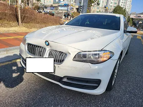 Photo 2 of 6: 2015 BMW 520d, VIN WBA5E5107FG059398 — Korean insurance auction