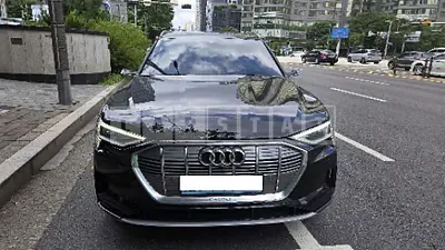 Photo 1 of 9: 2020 Audi e-tron 55 quattro — Korean insurance auction