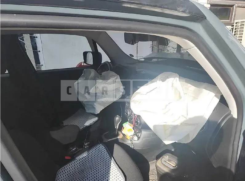 Photo 2 of 6: 2016 Jeep Zip Renegade, VIN 1C4BU0000GPD47285 — Korean insurance auction