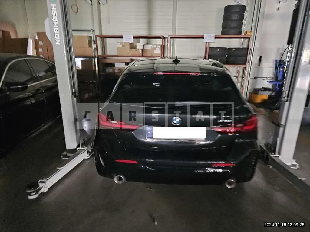 Photo 2 of 11: 2023 BMW 120i — Korean insurance auction