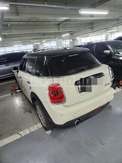 Photo 1 of 10: 2016 MINI Cooper D Five-Door, VIN WMWXT3107G2C96770 — Korean insurance auction