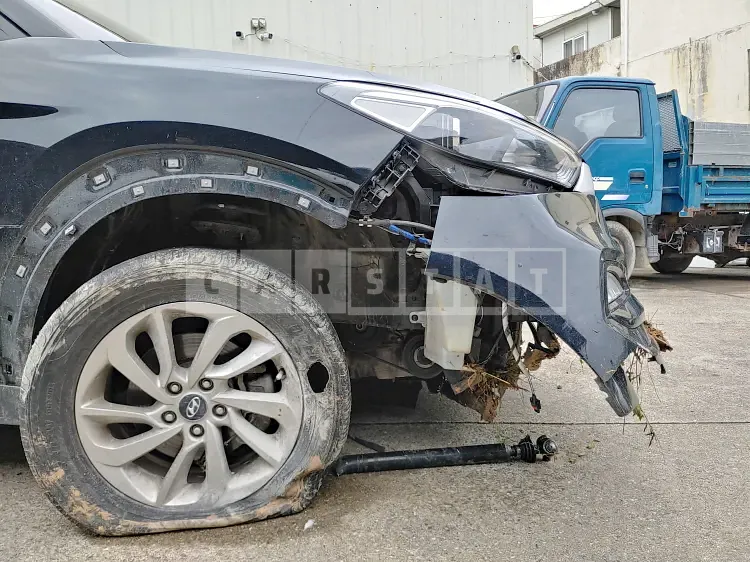 Photo 2 of 3: 2016 Hyundai Tucson TL 1.7 — Korean insurance auction