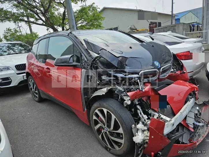 Photo 2 of 13: 2020 BMW i3 120AH Sol Plus — Korean insurance auction