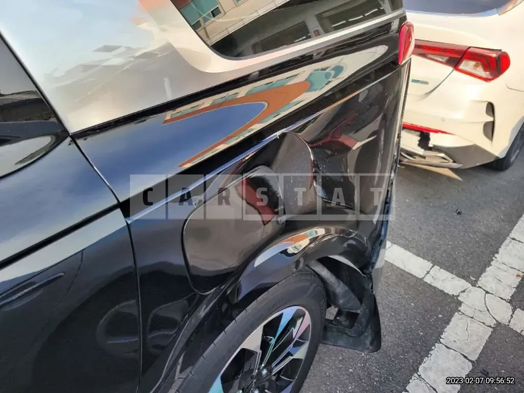 Photo 2 of 50: 2021 Kia Carnival, VIN KNANC81BBMS029615 — Korean insurance auction