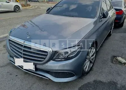 Photo 2 of 9: 2020 Mercedes-Benz E220 d 4Matic, VIN W1KZF0FB4LA832928 — Korean insurance auction